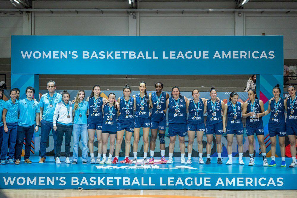 El plantel femenino de Malvín en la Women's Basketball League Americas